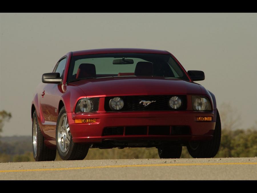  Ford Mustang GT 2005 года  (фото 47 из 209)